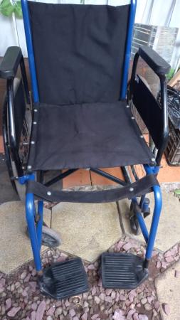 SE VENDE SILLA DE RUEDAS 