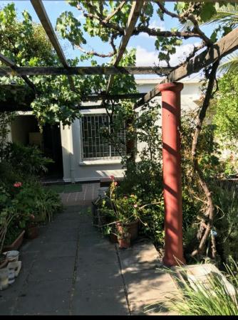 VENTA CASA 3D+1B+3E CON LOCAL COMERCIAL