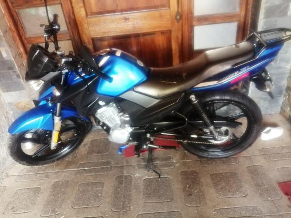 VENDO MOTO YAMAHA 