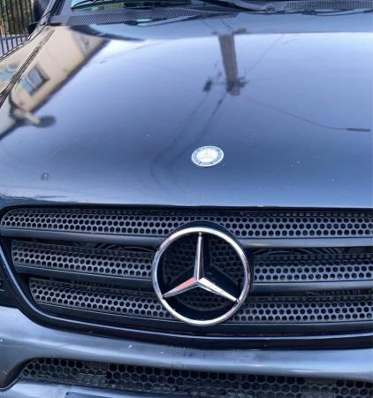 CAMIONETA MERCEDES-BENZ