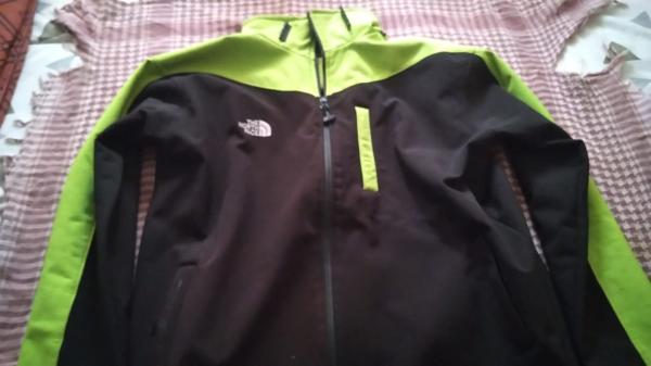 CHAQUETA NORTH FACE TIPO SOFT SHELL