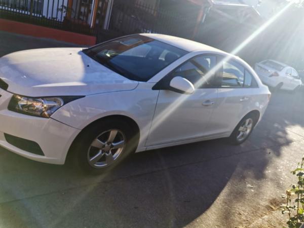 VENDO CHEVOLET CRUZE AÑO 2011