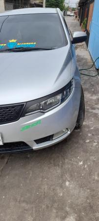 SE VENDE AUTO KIAA CERATO 2013