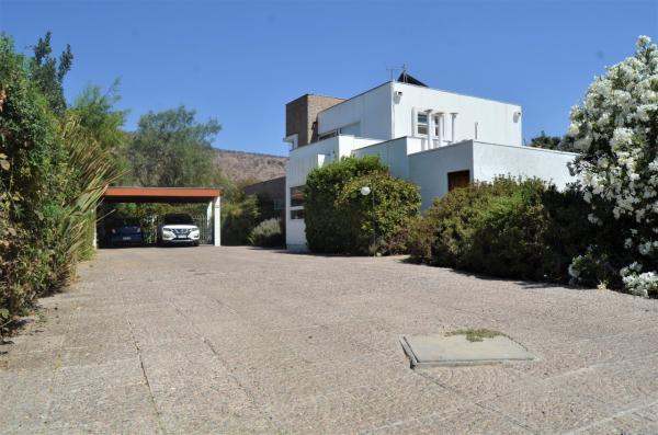 VENTA CASA 5D+4B+9E CHICUREO
