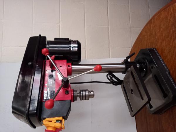 TALADRO DE PEDESTAL RSK