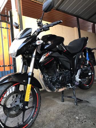 MOTO GIXXER 150DI