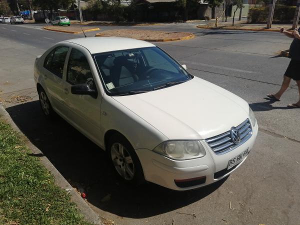 VOLKSWAGEN BORA TRENDLINE 2.0
