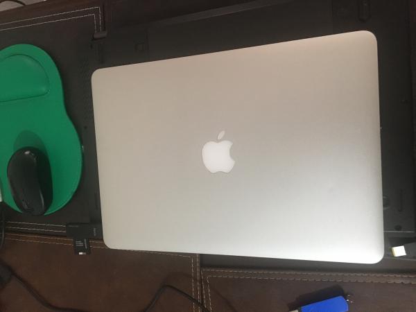 MACBOOK PRO RETINA CORE I5 CON 8 GB RAM