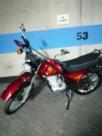 MOTO TAKASAKI 150 EN DURO 