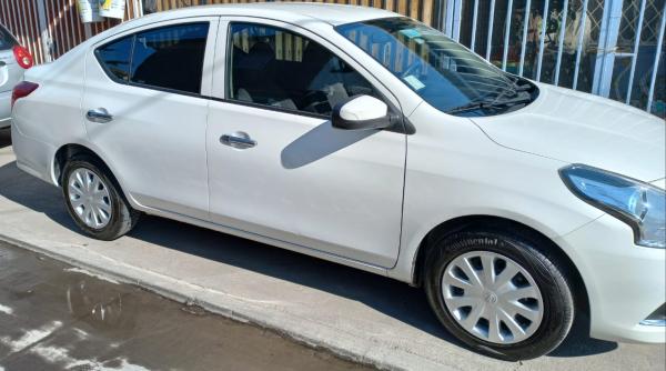 VENDO NISSAN VERSA 