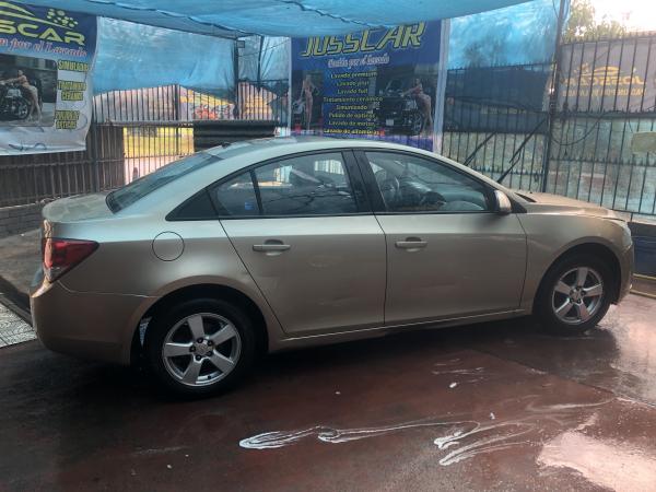 CRUZE TOP DE LÍNEA CUERO 