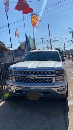 VENDO CAMIONETA CHEVROLET SILVERADO