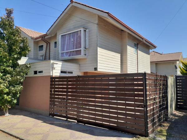 SE VENDE CASA EN CIUDAD DE MELIPILLA