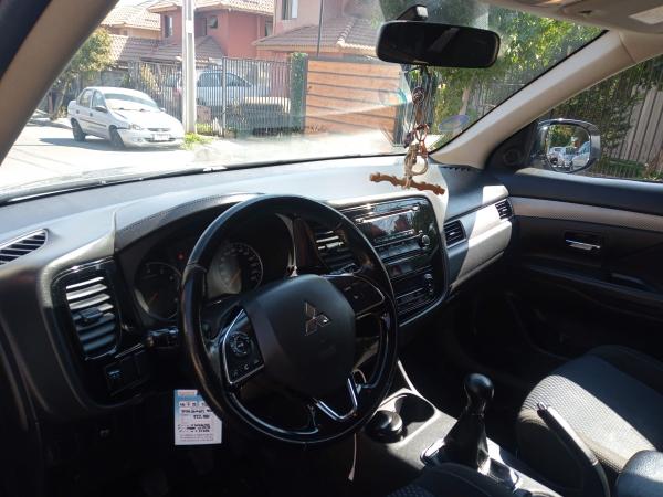 MITSUBISHI OUTLANDER UNICA DUEÑA 