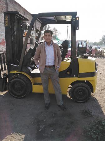 GRUA HORQUILLA CON OPERADOR