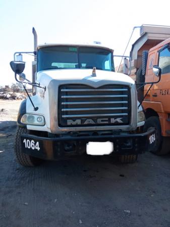 CAMIÓN MACK MODELO GU813 AL DÍA 