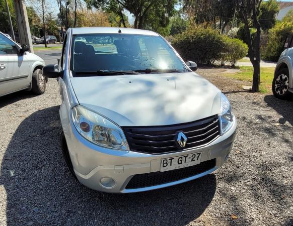 RENAULT SANDERO 2010