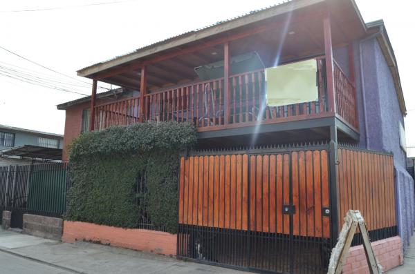 CASA CON LOCAL COMERCIAL 3D+1B+2E