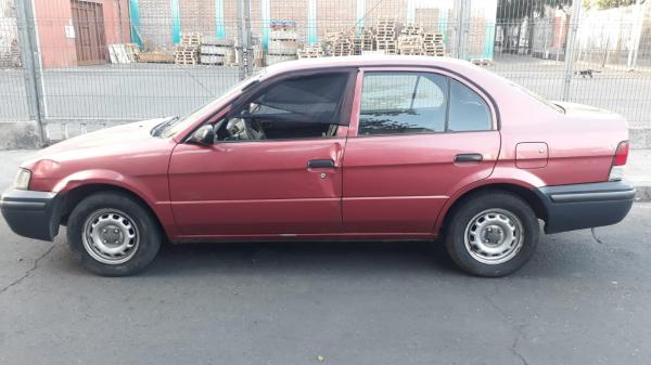 TOYOTA TERCEL CON DIRECCIÓN CAJA 5TA