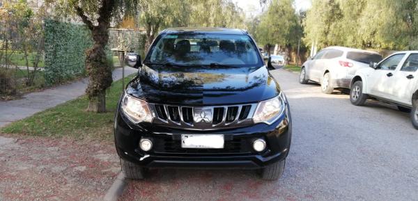 CAMIONETA MITSUBISHI L200 KATANA NEGRA