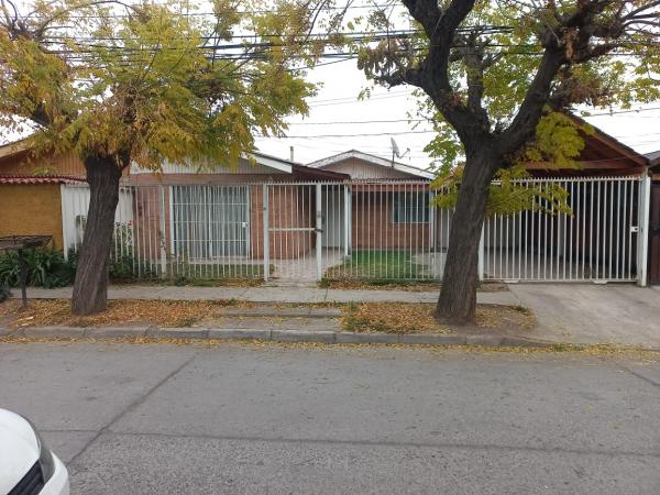 ARRIENDO HERMOSA CASA 
