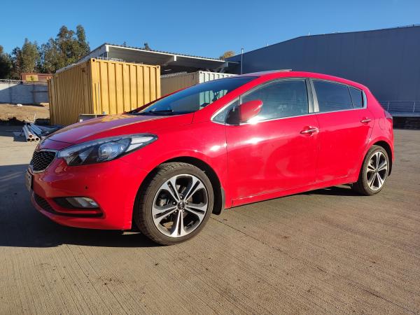 KIA CERATO 5 HATCHBACK FULL MT 2015