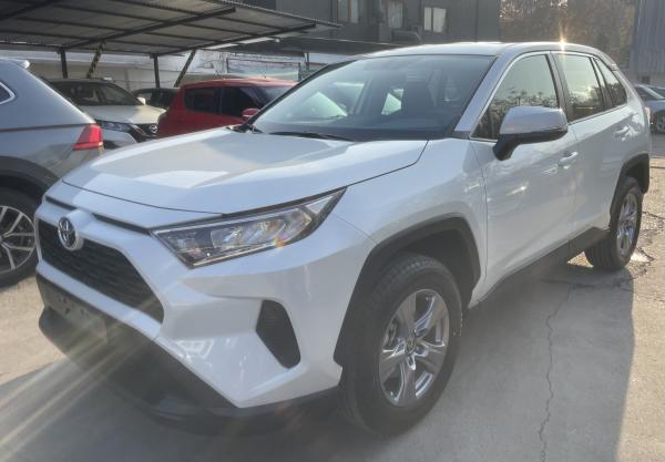 TOYOTA RAV4 LE AT 4X2