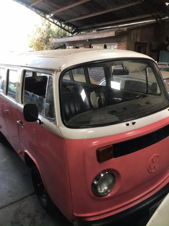 MINI BUS VOLKSWAGEN MODELO KOMBI 204