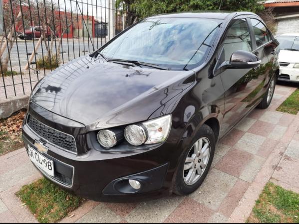 VENDO AUTO CHEVROLET SONIC 2015