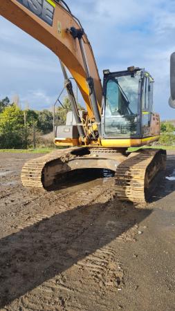 VENDO EXCAVADORA CASE CX220C