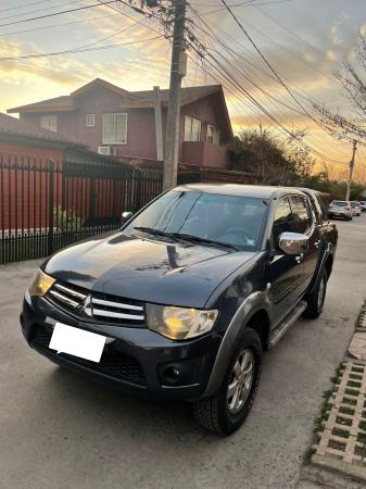 VENDO MITSUBISHI KATANA CR L200