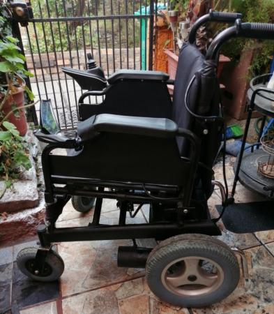 VENDO SILLA DE RUEDAS ELÉCTRICA A BATERIA