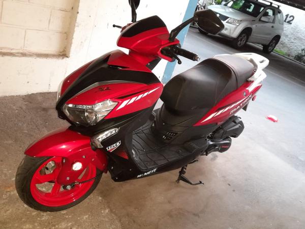 VENDO MOTO SCOOTER ROJA