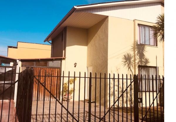 VENDO HERMOSA CASA EN MAIPÚ