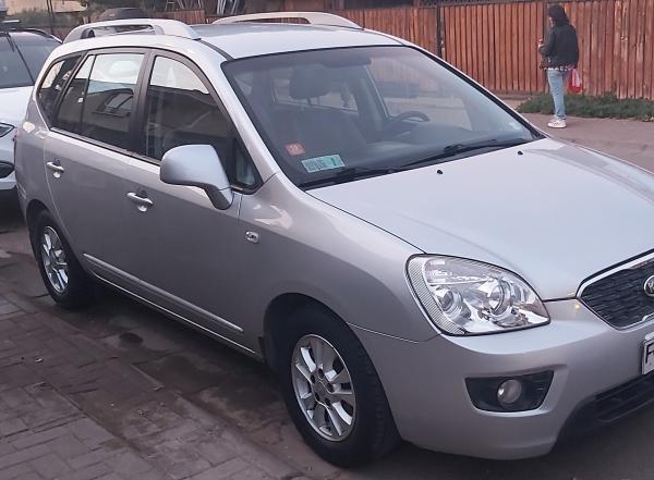 VENDO KIA CARENS, EXCELENTE ESTADO!!!!!