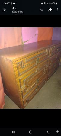 VENDO CODA  CAMA Y VELADOR 