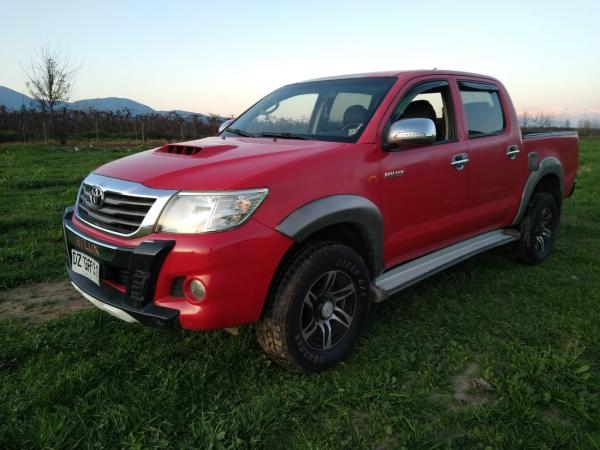 SE VENDE TOYOTA HILUX 4X4