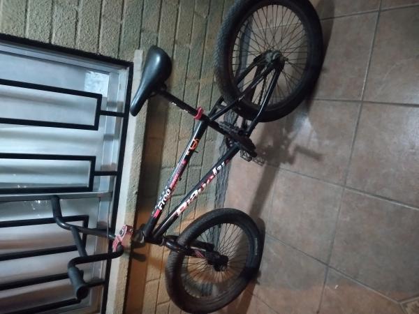 VENDO BICICLETA BMX BIANCHI
