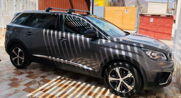 PEUGEOT 5008 ALLURE BLUEHDI EAT8