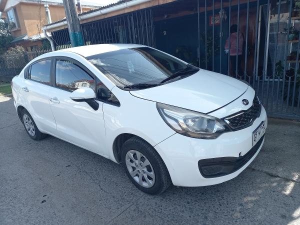 KIA RIO 4 GLS - 2014
