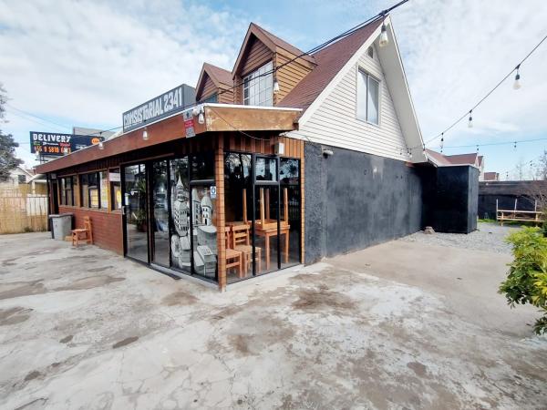 ARRIENDO CASA ESQUINA COMERCIAL