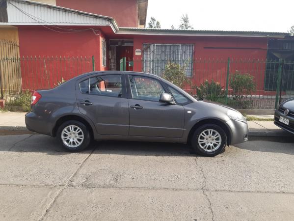 VENDO AUTO SUZUKI SEDAN FULL