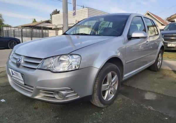 VOLKSWAGEN GOLF AUTOMÁTICO 