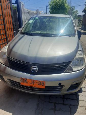 TAXI EJECUTIVO NISSAN TIIDA 1.6 2013
