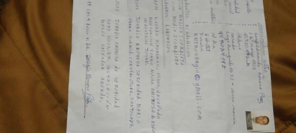 BUSCO TRABAJO COMO AUXILIAR ASEO PARTIME