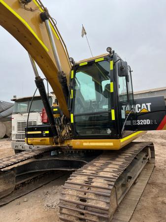 MAQUINA EXCAVADORA CAT  MODELO 2018