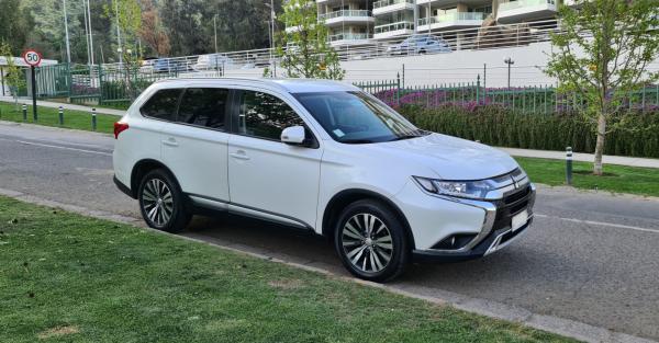 MITSUBISHI OUTLANDER 2020 FULL.