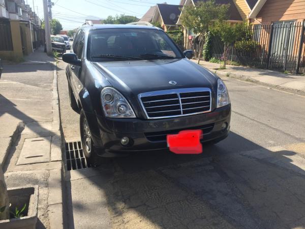 SSANGYONG REXTON SUV  