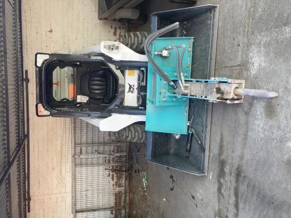 ARRIENDO MINICARGADOR