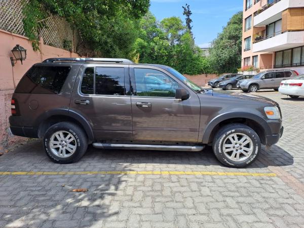 FORD EXPLORER